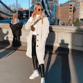 Agustina Gandolfo bollente sui social 10