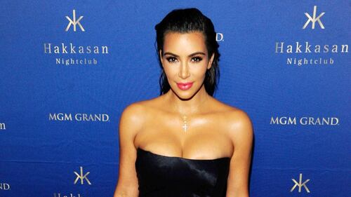 Kim Kardashian sexy in spiaggia 4