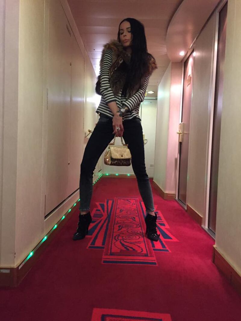 Nina Moric, le foto sexy 37
