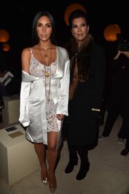 Kim Kardashian in biancheria intima alla Paris Fashion Week 2