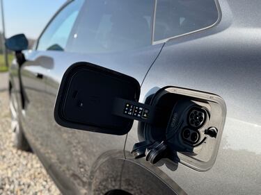 Lynk & Co 08: la gallery del nuovo suv ibrido plug-in 14